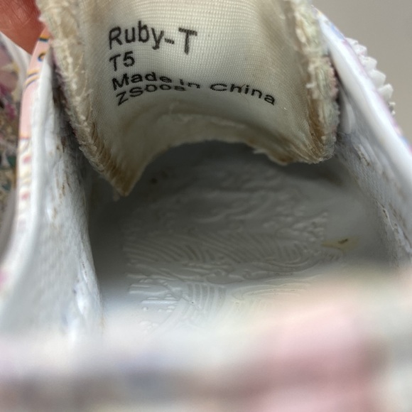 Blowfish Malibu Girls Floral Perforated Slip On Water Sneakers Toddler Size 5T - Picture 11 of 12